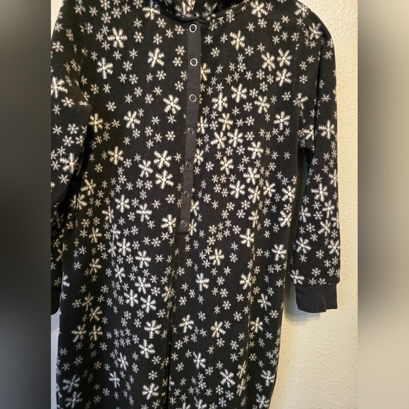 Old navy Microfleece Hooded One-Piece Pajamas - Picture 3 of 5